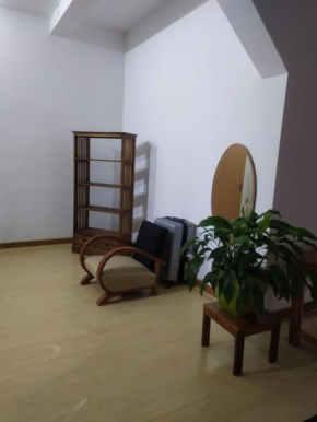 Grand appartement meublé avec jardin et vue sur le lac Mandroseza